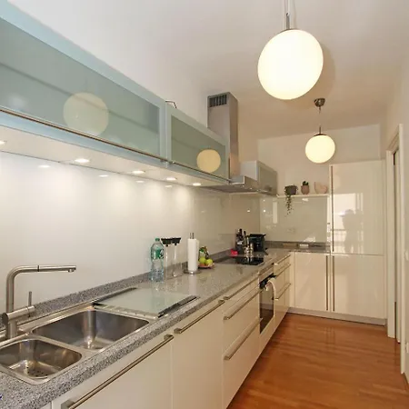 Exclusive And Stylish In Nymphenburg Apartment München